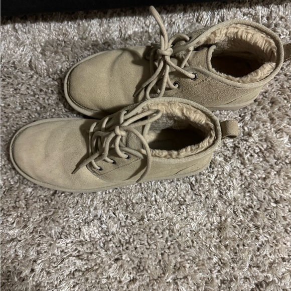 UGG Women’s Neumel Boots - Picture 2 of 4